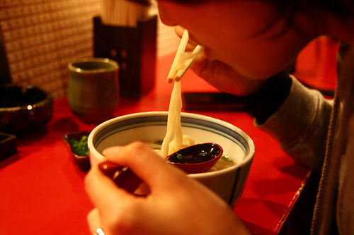 丸亀製麺のカロリーはどれぐらい？タル鶏天,かき揚げ,れんこんは高カロリー？