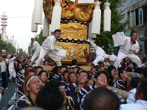 喧嘩スゴい!?新居浜太鼓祭り2016日程と掲示板。死亡事故起こる？